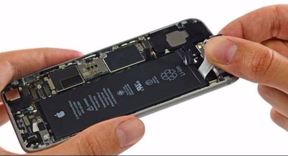 <p><strong>iPhone 8 ile birlikte pil sorunu tarih oluyor</strong></p>

<p>iPhone 8’in iç yapısı tamamen baştan tasarlanıyor. OLED ekranla gelmesi beklenen modelde devre kısmı küçültülüyor ve pile daha fazla yer ayrılıyor. Bu sayede Plus modelin pil gücü daha küçük boyuttaki gövdede sunulabiliyor.</p>
