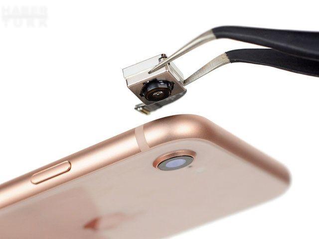 <p>iPhone 8’in arka kamerası optik görüntü sabitleyici ve 5 kat dijital zum yetenekleriyle donatılmış.</p>

<p> </p>
