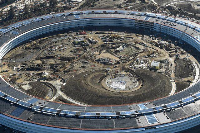 <p>“Steve’in Apple vizyonu, bizimle geçirebildiği sürenin çok daha ötesine uzanıyordu. Apple Park’ın nesiller boyunca inovasyonun merkezi olmasını istemişti,” diyen Apple CEO’su Tim Cook sözlerini şöyle sürdürdü: </p>

<p> </p>
