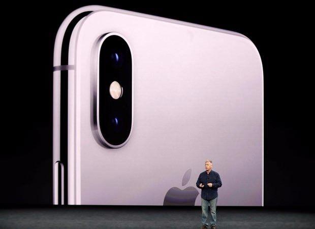 <p>iPhone X'in en dikkat çeken yanı ise Face ID yani yüz tanıma özelliği oldu.</p>
