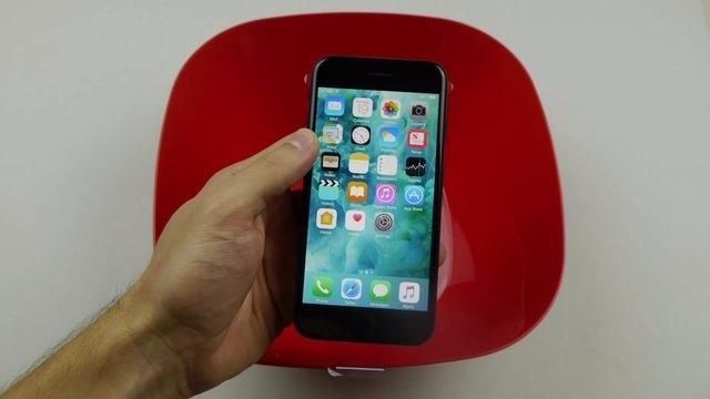 <p><strong>iPHONE'A EKSİ 196 DERECELİK DAYANIKLILIK TESTİ!</strong></p>
<p>Youtube'daki kanalında telefonlara sıra dışı testler yapan TechRax'den iç acıtan bir test daha geldi.</p>