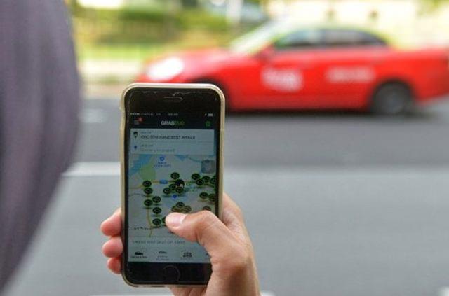 <p>O an kullanmadığınız uygulamaları Home butonuna çift tıklayarak tek tek kapatın. Böylece gereksiz yere arka planda çalışan uygulamalar telefonunuzu yavaşlatmamış olur.</p>

<p> </p>
