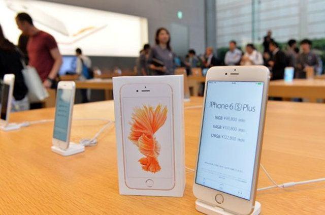 <p>Çoğu Apple kullanıcısının ''işe yaramaz uygulamalar'' gözüyle baktığı ve telefonu aldığınızda yüklenmiş şekilde gelen uygulamalar, artık gözünüzün önünde olmayacak.</p>

<p> </p>
