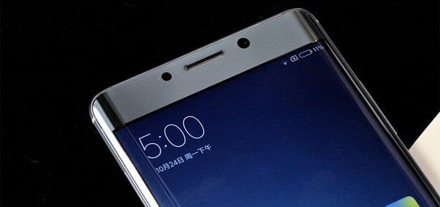 <p>Kamera: 22 MP arka kamera, 8 MP ön kamera</p>
