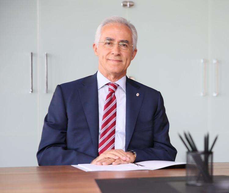 <p>Türkiye'nin en çok istihdam sağlayan sektörlerinin başında yer alan inşaat sektörünün temsilcileri de Cumhurbaşkanı Erdoğan'ın çağrısına ilişkin açıklamalarda bulundu.</p>
