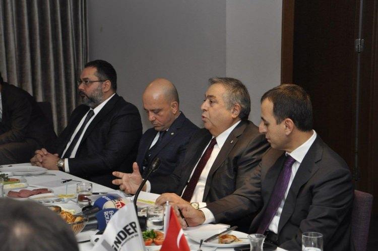 <p>Hükümetin ve özellikle Maliye Bakanlığının sektör için çok ciddi işlere imza attığını, taleplerini yerine getirdiğini ve sektörün hareketlenmesi için vergi indirimi gibi kolaylıklar sağladığını anlatan Durbakayım, bunun yanı sıra bürokratik süreçlerin kısalması, yönetmeliklerle ilgili hakların sürekli hale gelmesi gibi bazı talepleri bulunduğunu söyledi.</p>
