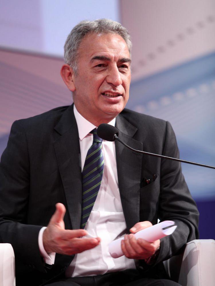 <p><strong>"BU MESELE ARTIK BİZİM MİLLİ GÖREVİMİZDİR"</strong></p>

<p>Polat Holding Yönetim Kurulu Başkanı Adnan Polat ise​ Türkiye’de işsizliğe karşı savaş açıp istihdam yaratmanın başta devlet ve iş adamlarının görevi olduğunu ifade ederek, şunları kaydetti:</p>
