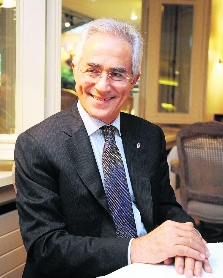 <p>"EK İSTİHDAM 300 BİNE ÇIKABİLİR"</p>

<p>Yenigün, Türkiye ekonomisinin içinden geçmekte olduğu zor dönemde geçmişten bugüne ekonomik büyümenin lokomotifi olan inşaat sektörüne yönelik yatırımların ivme kaybetmeden sürdürülmesinin önem taşıdığını dile getirdi</p>

