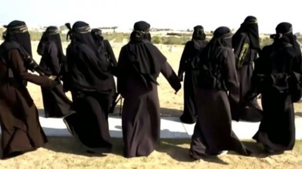 <p>Irak'ın Mahmur kasabasında kızlarının kaçırıldığını iddia eden bir baba yaşadıklarını şöyle anlatıyor:</p>

<p> </p>

