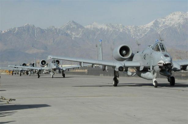 <p>A-10'lar 16 Kasım'da yeniden aktif hale getirilen 332. Hava Filosu'nda görev yapmak üzere Ortadoğu'daki üslere kaydırıldı.</p>
