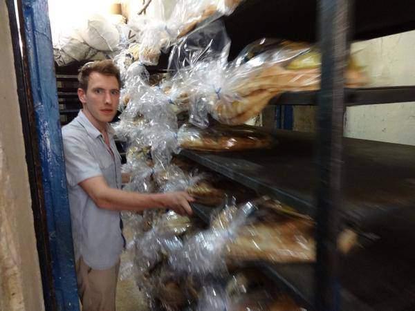 <p>26 Yaşındaki Abdulrahman Kassig (Peter Kassig) Indianapolis, Indiana'da doğdu. &Ouml;ğretmen Ed ve hemşire Paula Kassig'in tek &ccedil;ocucuğuydu.</p>
