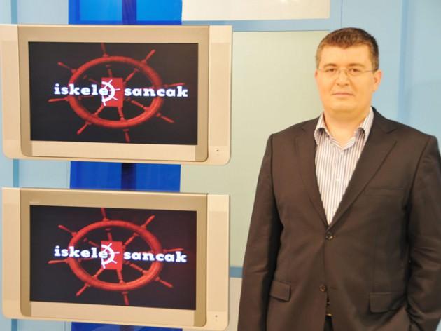 İskele Sancak  Ahmet Hakan, Akif Beki, Mustafa Karaalioğlu, İbrahim Kıran ve Erhan Çelik’ten sonra tartışma programlarının klasiği İskele Sancak’ın dümenine Kanal 7 Ankara Temsilcisi Mehmet Acet geçiyor. Tartışma programlarında fikirlerin çarpıştığı dönemlerde başlayıp efsaneleşen İskele Sancak artık Mehmet Acet’in sunumuyla Kanal 7 ekranlarında olacak.