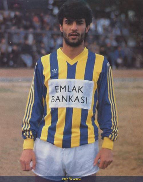 <p>Mardinspor, Altay, Malatyaspor, Orduspor, Konya Şekerspor, Hacettepe ve Mersin İdmanyurdu'nda teknik direktörlük görevi üstlenen İsmail Kartal, 2010-2011 sezonununun başında Fenerbahçe teknik direktörü Aykut Kocaman'nın yanında yardımcı antrenör olarak göreve başladı.</p>