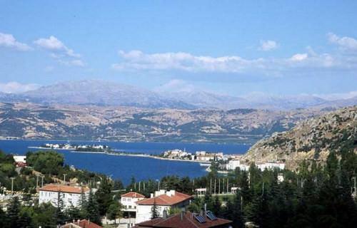 ISPARTA: Seracılık, meyve sebze, hibrit tohum, kültür mantarı, bağcılık, yem bitkileri, ekolojik tarım, aromatik ve tıbbi bitki, kesme çiçek, su ürünleri, arıcılık, besicilik, tavukçuluk, suni tohumlama, damızlık üretimi, Ankara Tavşanı yetiştiriciliği, lata, lamine parke, RES, GES, reçel ve marmelât, süt ve mamulleri, su ürünleri, kurutulmuş meyve-sebze, dondurulmuş gıda, bisküvi ve gofret bakliyat paketleme, karma yem, el halısı, yün ipliği, çorap, örme eşya PVC profil, plastik eşya, ambalaj, tarım aletleri, soğuk hava deposu,  güneş kolektörü, teneke kutu, ağaç işleme makinaları, mermerit