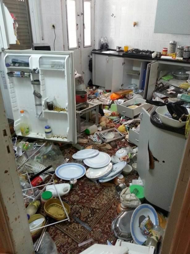 <p>İsrail askerleri d&uuml;n 3 yahudi gencin katil zanlısı olduğu iddiasıyla Batı Şeria'da 2 Filistinli ş&uuml;phelinin evlerini havaya u&ccedil;urmuştu.</p>
