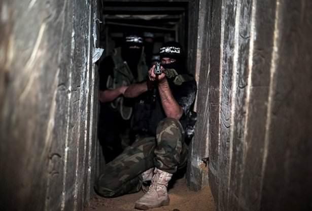 <p>İsrail ordusu, 7 Temmuz'da havadan ve denizden başlattığı saldırıları genişleterek 17 Temmuz'da kara saldırılarına başladığını duyurmasının ardından Filistin direniş gruplarının atağıyla karşılaştı.</p>

<p> </p>
