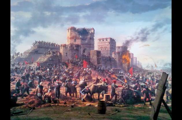 Ey&uuml;p denilince akla Ey&uuml;p Sultan T&uuml;rbesi ve Camii gelir. Farklı bir Ey&uuml;p g&ouml;rmek isteyenler i&ccedil;in g&uuml;zergah: Kıbrıs Fatihi Lala Mustafa Paşa&rsquo;nın kabrinden Ebussuud Efendi&rsquo;nin kabrine, Sokullu Mehmed Paşa T&uuml;rbesi&rsquo;nden Saltanat Yolu&rsquo;na, Mihrişah Sultan K&uuml;lliyesi&rsquo;nden Piyer Loti&rsquo;ye, Panorama 1453 M&uuml;zesi&rsquo;nden Merkez Efendi T&uuml;rbesi&rsquo;ne değin bir&ccedil;ok tarih&icirc; ve din&icirc; eser g&ouml;r&uuml;lebilir.