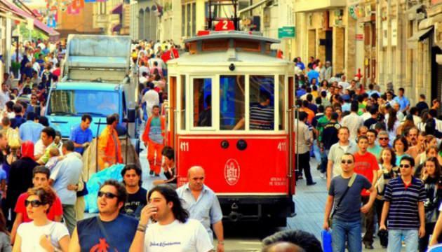 <p>Türkiye'de 76 milyon tüketiciye önemli kazanımlar sağlayacak yeni Tüketici Kanunu 28 Mayıs'ta yürürlüğe giriyor. İşte tüketicinin bir çok alanda yaşadığı mağduriyeti sona erdirecek yasada öne çıkan o maddeler...</p>
<p> </p>