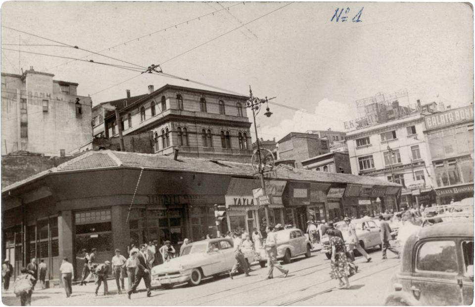 <p>Karaköy (1950'li yıllar)</p>

<p> </p>
