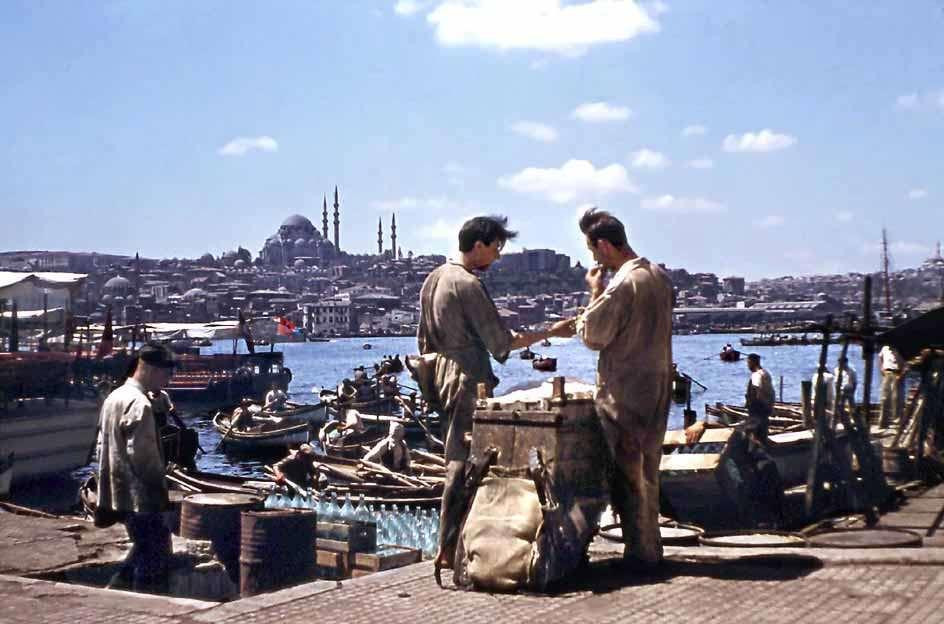 <p>Karaköy'den Süleymaniye'ye bakış (1954)</p>

<p> </p>
