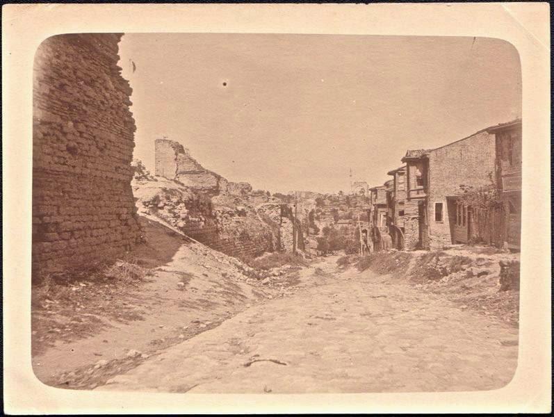 <p>Topkapı'dan Edirnekapı'ya bakış</p>

<p> </p>
