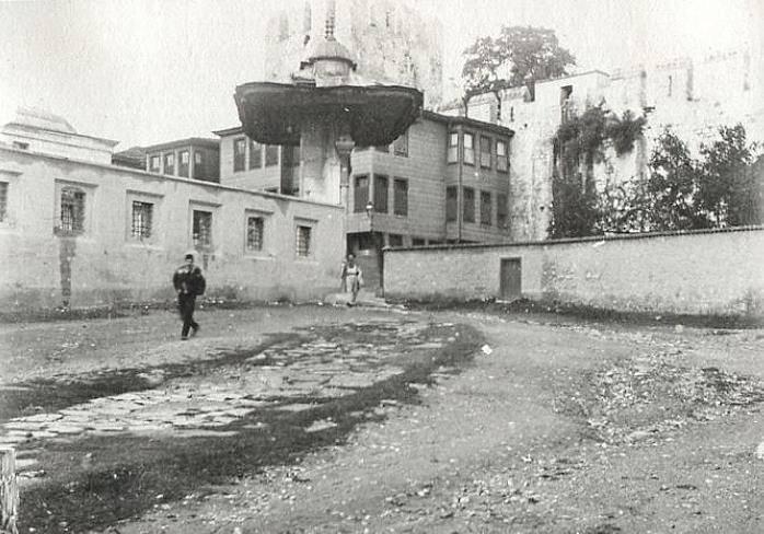 <p>Soğuk Çeşme Sokak</p>

<p> </p>
