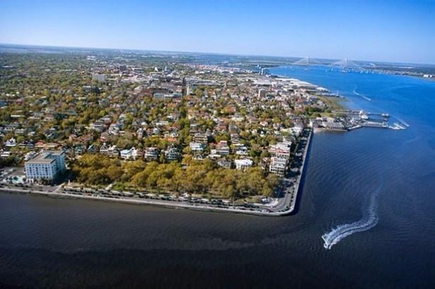 <p><strong>CHARLESTON - GÜNEY CAROLINA - ABD</strong><br />
Tanıtım bölümünde İstanbul ile ilgili olarak, "Türkiye'nin dinamik ve canlı şehri İstanbul'da Ayasofya ve Kapalıçarşı'dan daha fazla görülecek yer var. Bu şehirdeki yaratıcı enerji, ziyaretinizi mükemmel bir zaman dilimine dönüştürecek" ifadelerine yer verildi.</p>