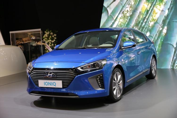 <p>Bu da, Güney Koreli markanın hibrit modeli <span style="color:#FFA07A"><strong>Ioniq</strong></span>.</p>

