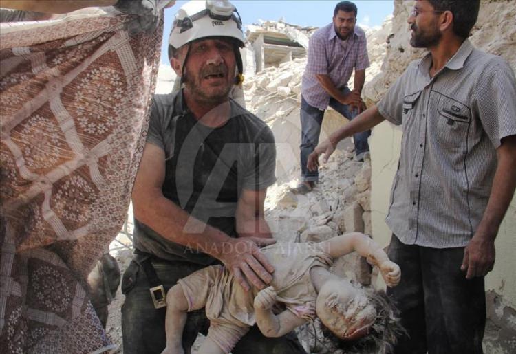 <p><span style="color:#FFFFFF">AAFP foto muhabiri Karam Al-Masri, ''Hava saldırıları altında Halep'' başlıklı fotoğraflarıyla ''seri haber" kategorisinde üçüncülük ödülüne layık görüldü<strong>. ( Karam Al-Masri / AFP - Anadolu Ajansı )</strong></span></p>
