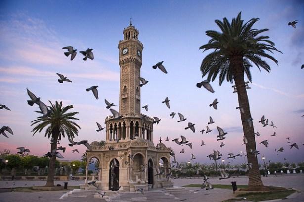 <p>İzmir<br />
85.813 kişi </p>

<p> </p>
