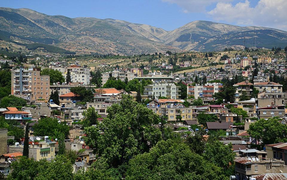 <p><strong>Kahramanmaraş </strong>-  99 bin 195 kişi</p>
