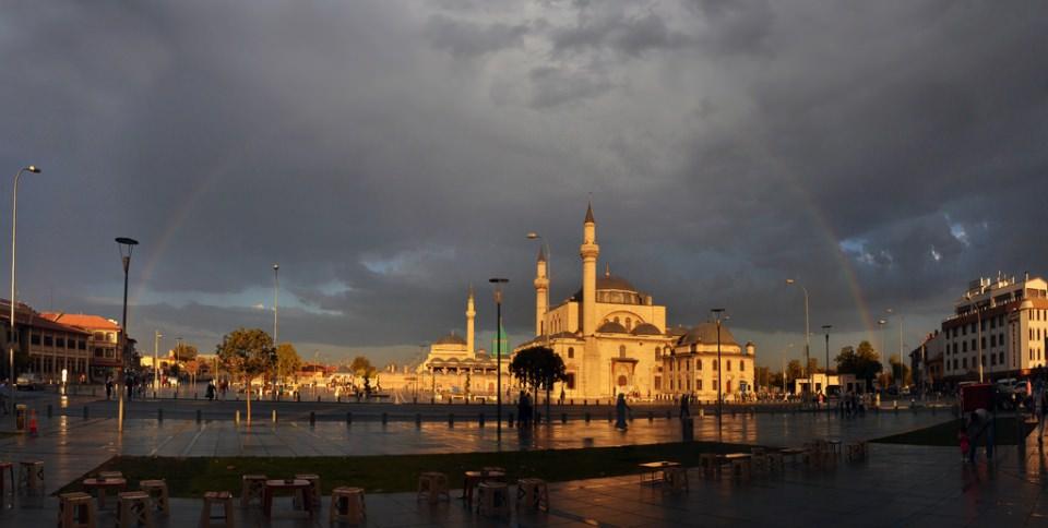 <p><strong>Konya </strong>- 153 bin kişi</p>

