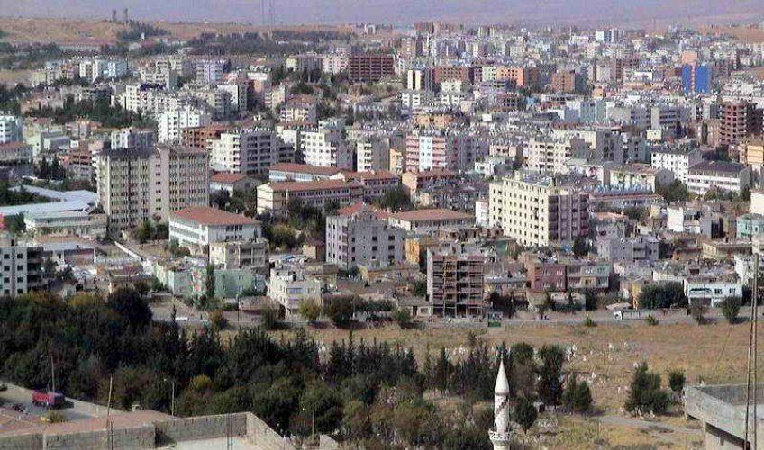 <p><strong>Siirt </strong>- 214 bin 33 kişi</p>
