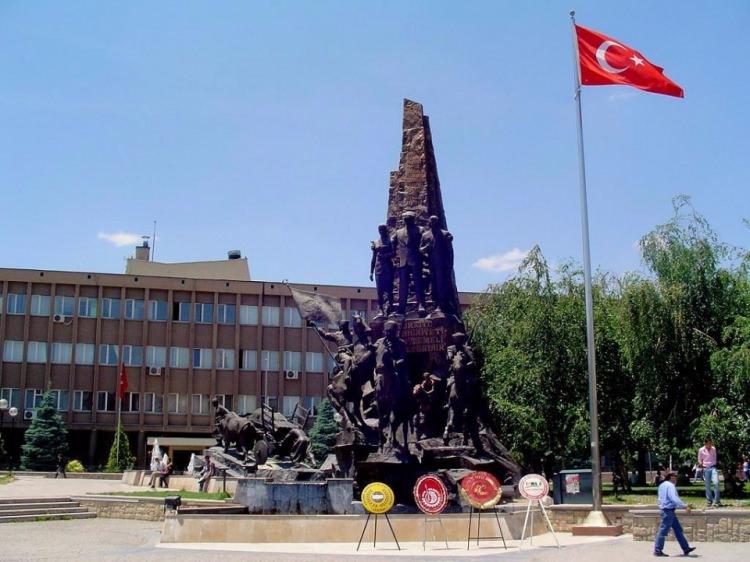 <p><strong>Uşak </strong>- 21 bin 218 kişi </p>
