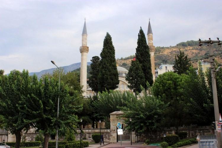 <p><strong>Manisa </strong>- 45 bin 915 kişi</p>
