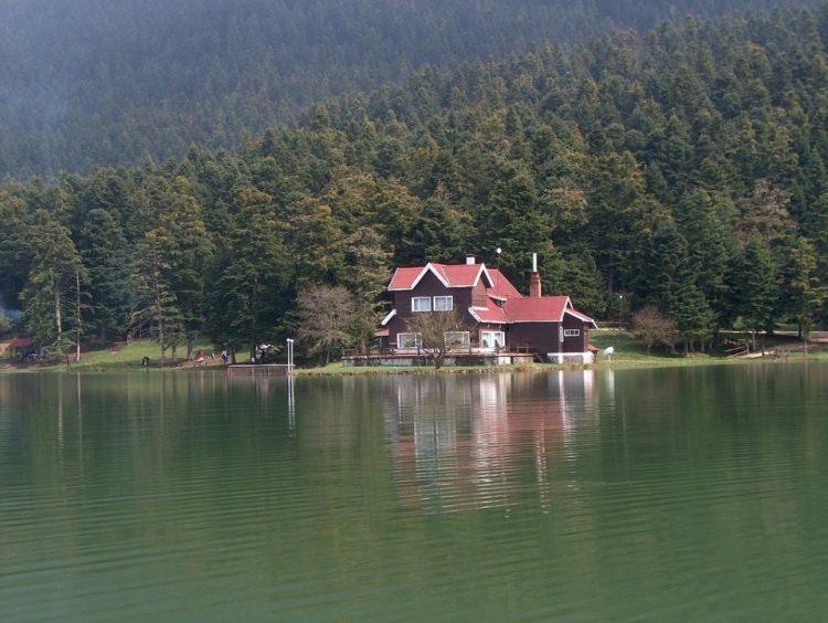 <p><strong>Bolu </strong>-  66 bin 212 kişi</p>
