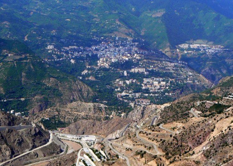 <p><strong>Artvin </strong>- 83 bin 180 kişi </p>
