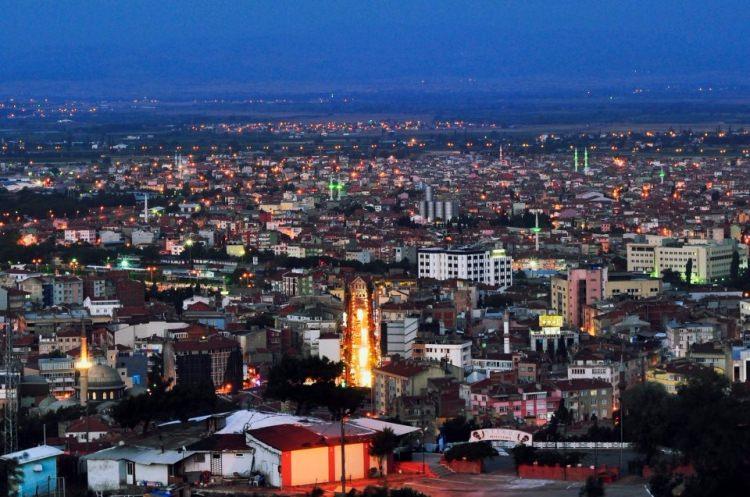 <p><strong>Balıkesir </strong>- 100 bin 318 kişi </p>