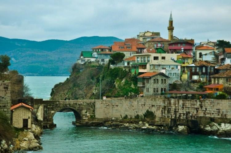 <p><strong>Bartın </strong>- 98 bin 56 kişi </p>
