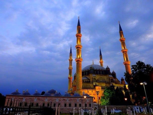 <p><strong>Edirne </strong>- 109 bin 911 kişi</p>
