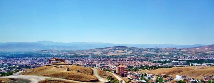 <p><strong>Bitlis </strong>- 202 bin 247 kişi</p>