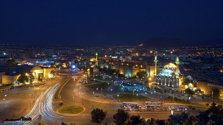 <p><strong>Kayseri </strong>- 155 bin 216 kişi</p>

