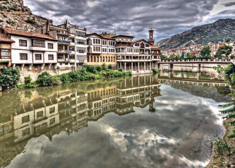 <p><strong>Amasya </strong>- 175 bin 793 kişi</p>
