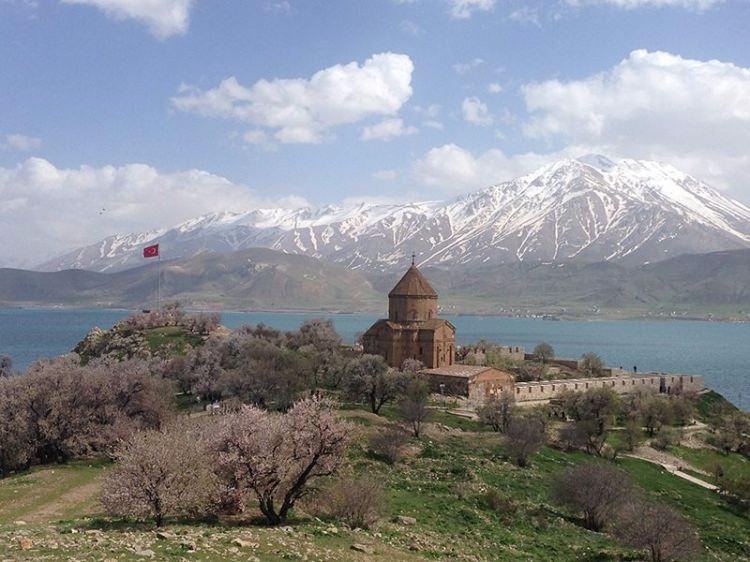 <p><strong>Van </strong>- 179 bin 634 kişi </p>
