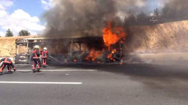 <p>İstanbul Kavacık'ta, Tuzla-Cevizlibağ seferini yapan 500T hatlı halk otobüsünde yangın çıktı.  Kaza sonucu 4 vatandaş hayatını kaybett.</p>
