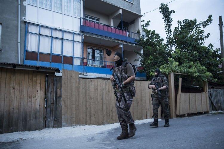 <p>Pendik'te de önceden belirlenen bir adrese operasyon yapıldı.</p>