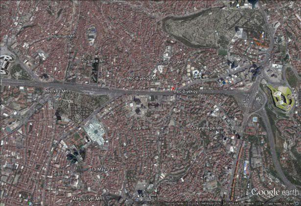 <p>7) Gereksiz şerit işgal etmeyin. Kendi şeridinizi koruyun, birden fazla şeridi kaplamayın.<br />
8) Her gördüğünüz boşluğa girmek için durmaksızın şerit değiştirmeyin.<br />
9) Yasak yere park etmeyin. <br />
10) İkinci sıra park etmeyin. <br />
11) Durulmaması gereken şeritte durup yolcu indirip bindirmeyin. <br />
12) Emniyet şeridini gerçekten ihtiyacınız yoksa kullanmayın.</p>