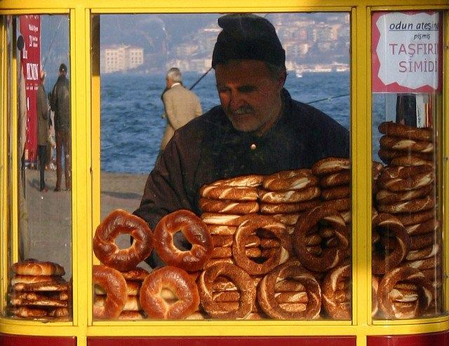 <p><strong>6. Gevrek simit</strong></p>
