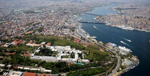 <p><strong>ALTIN BOYNUZ</strong><br />
Biz ‘Haliç’ diyorsak da Batı kaynaklarında ‘Altın Boynuz’ olarak geçiyor.</p>