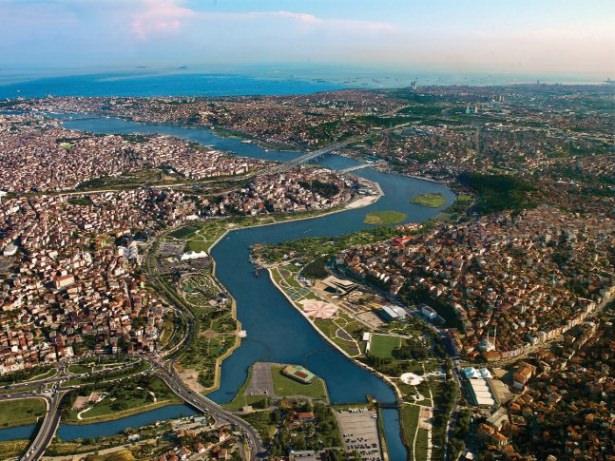 <p>İsminin orjinali Rumca. ‘Hriso Keras’ Rumca'da altın ynuz anlamına geliyor.</p>